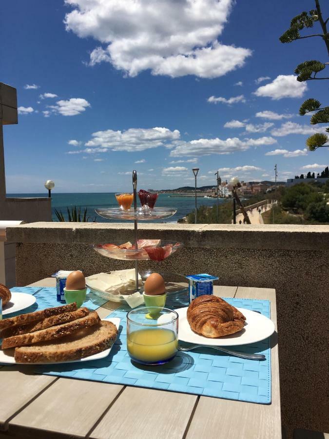 Casa Balmins Sitges Acomodação com café da manhã Exterior foto